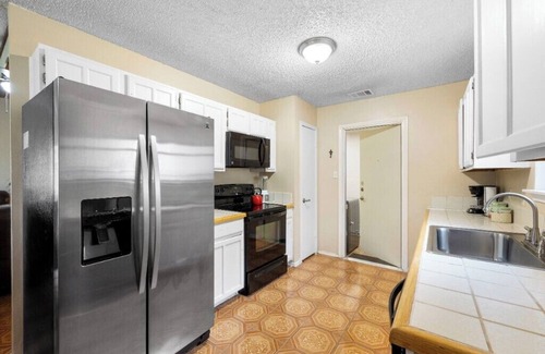 Great Northwest House | Private San Antonio Getaway Near SeaWorld!