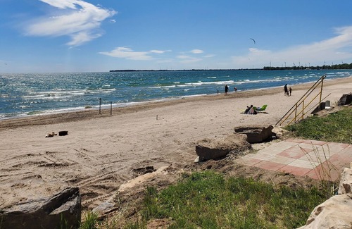 Wainfleet Cottage | Private sand beach. Lakeview. Spacious LongBeachCottages.com – Cottage #10