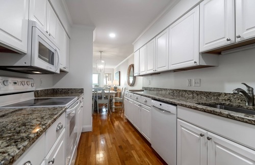 Pelican Bay House | Private Screen Porch & Sun Deck w/Ocean Views, Pool Access - 62 Beach Club Villa
