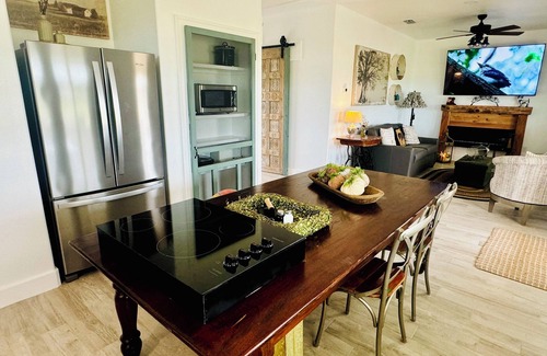 Granbury Cottage | Private, serene cottage on a horse ranch w/spa vibes, near Granbury & Ft Worth.