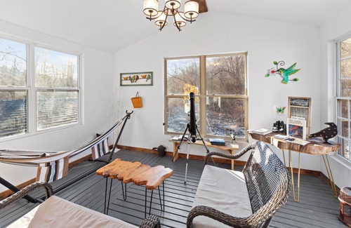 Latonia House | Private setting between flowing creeks, minutes from Cincinnati attractions.
