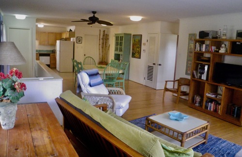 South Padre Island House | PRIVATE SINGLE FAMILLY HOUSE with nice deck for Friday Night Fireworks!