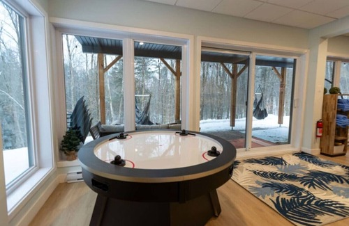 Argenteuil Regional County Municipality Ski Chalet | Private Spa| Hiking |Skiing | By the river| RuissÖ