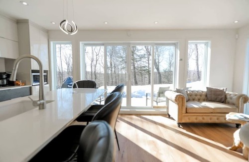 Argenteuil Regional County Municipality Ski Chalet | Private Spa| Hiking | Skiing | Mini Chalet Élios