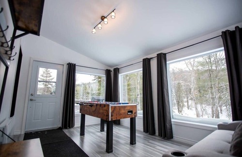 Sainte Beatrix Ski Chalet | Private Spa | Lakeview| Hiking | Nature et détente