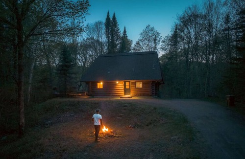 Lac Superieur Village Ski Chalet | Private SPA/Scrabble