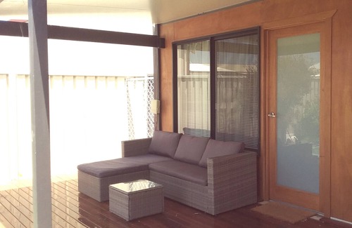 Green Head Apartment | Private Studio Accomodation. Fully self contained with private outdoor living.