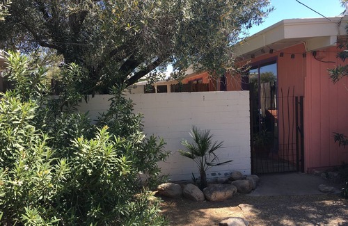 Westward Look Terrace Apartment | Private Studio-Charming Desert Setting W/Mountain Views