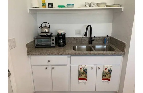 Castro Valley House | Private Studio/Downtown/Free Washer/Dryer/Fast Wi-Fi