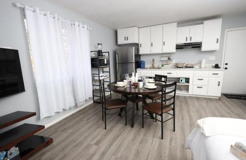 Hesperia Apartment | Private Studio Queen Bed Free Parking Extra Beds