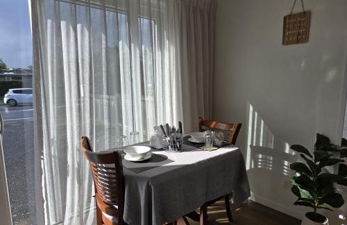 Papakura Apartment | Private Studio Sleepout in Aucklands Convenient Location