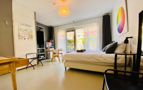 Amsterdam East Bed & Breakfast | Private Studio with free car parking