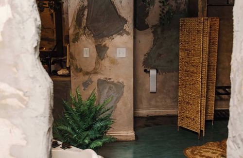 American Fork Bed & Breakfast | Private Suite AirJet Tub & Waterfall Shower, Cove Themed