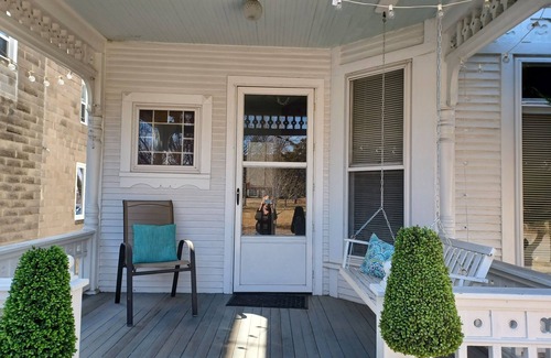 Lincoln Apartment | Private Suite at Sisley Inn-10 Minutes to Downtown!