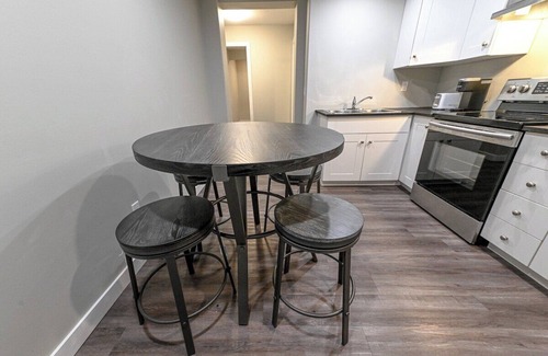 Grande Prairie House | Private Suite | Free WIFI | Smart TV | Long Stays