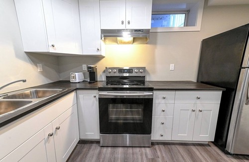 Grande Prairie House | Private Suite | Free WIFI | Smart TV | Long Stays
