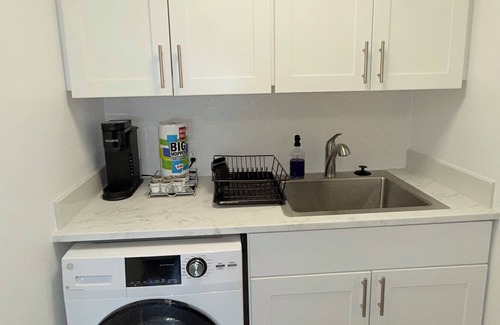 Aurora Apartment | Private Suite in Aurora Hills