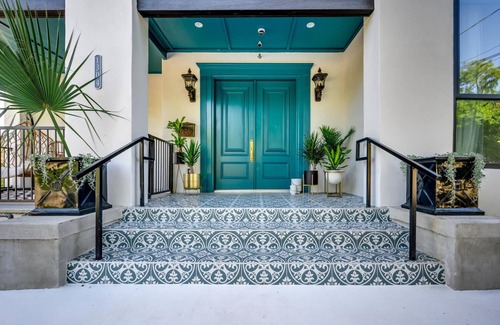 West End House | Private Suite in Historic Austin B&B: Sleeps 5!
