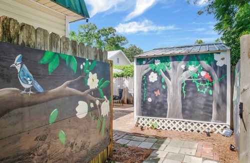 Warrington Cottage | Private Suite & Patio. Minutes to Downtown & NAS Pensacola