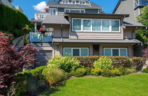 Upper Lonsdale House | Private suite with panoramic views of the downtown Vancouver & Ocean view