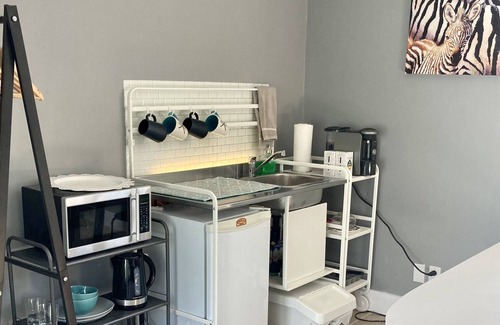 Delta Apartment | Private suite with off road parking and EV charger in Tsawwassen