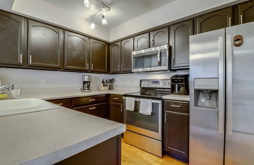Broomfield House | Private Townhome-3 Beds-Boulder/Denver