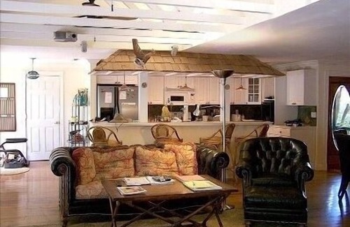 Biggar House | Private tropical paradise 155 5 ⭐️ reviews. No cleaning, pet fees. Clothing opt.
