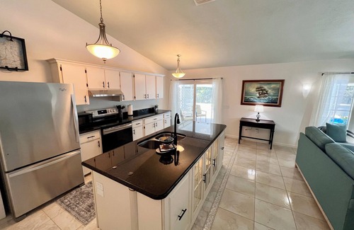 Sebastian Highlands House | Private, Tropical, Treasure Coast Retreat close to Riverfront and to the beach!