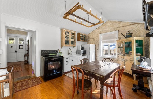 Comfort House | Private Two Bedroom House with 2 Bathrooms, Living Room, Kitchen and Porch