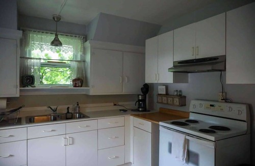Brainerd Apartment | Private upstairs APT by Gregory Park