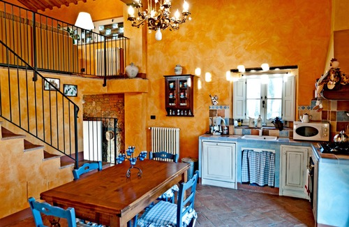 Montelupo Fiorentino Villa | Private villa with unique view in the Chianti area. Infinity pool with Jacuzzi!