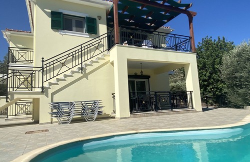 Psili Ammos Villa | Private villa close to sandy beach!
