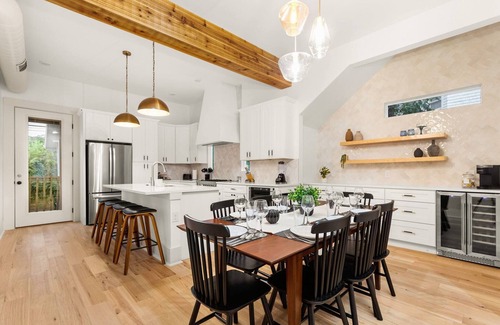 Midtown Villa | Private Villa · Theater · Game Room · BBQ · Relax