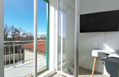 Drinovci House | Private Villa with A/C, private pool, WIFI, TV, terrace, pets allowed, panoramic view, parking