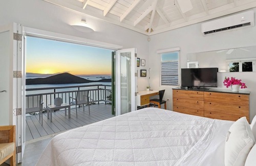 Culebra Pueblo Bed & Breakfast | Private villa with balcony overlooking the most spectacular sunsets in Culebra