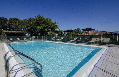Terranuova Bracciolini Villa | Private Villa with WIFI, hot tub, A/C, private pool, TV, pets allowed, panoramic view, parking