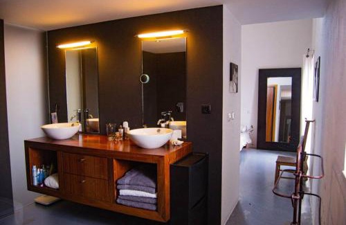 Ourem Villa | Private Villa with pool and magnificent view