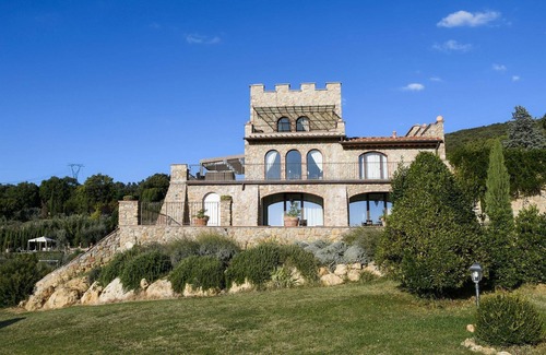 Iano Villa | Private Villa with WIFI, A/C, private pool, TV, terrace, panoramic view, close to San Gimignano