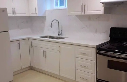 Willowdale House | Private washroom, close subway, Female preferable