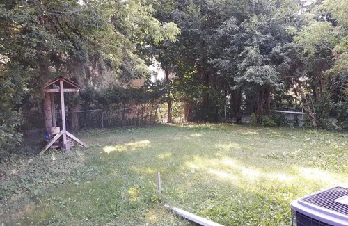 Willowdale House | Private washroom, close subway, Female preferable