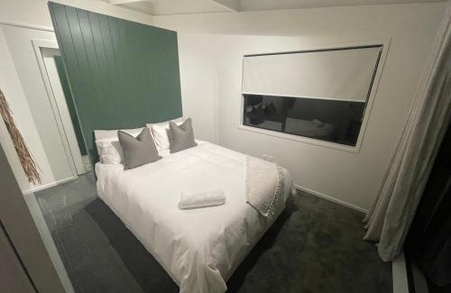 Stanmore Bay House | Private Water Front House