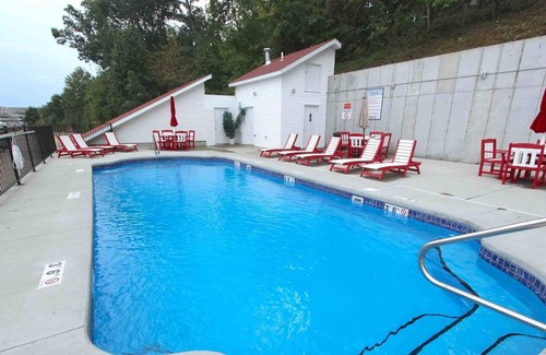 Lakeland Condo | Private Waterfront Condo on Lake Ozark