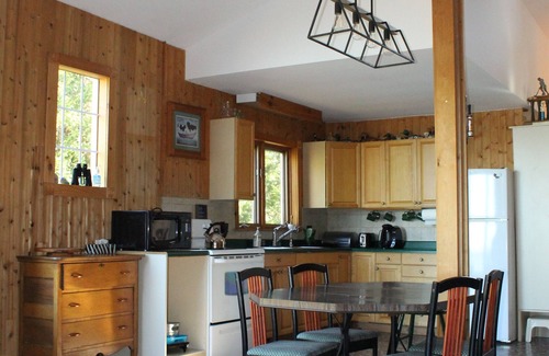 West Grey Cottage | Private Waterfront Getaway on Townsend Lake