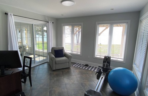 Dunnville Cottage | Private Waterfront Lakehouse on Lake Erie
