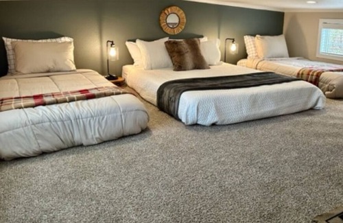 Lindale Cabin | Private Waterfront Lindale Cabin by Tyler and Horse Park