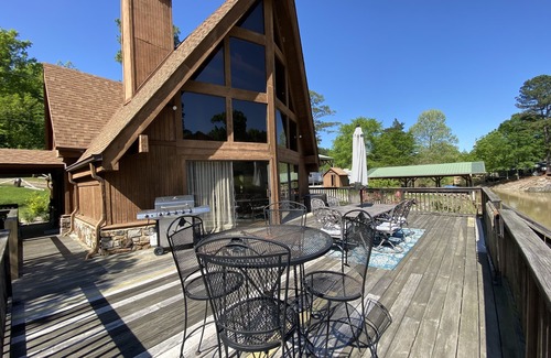 Mid America House | Private Waterfront A-Frame Charmer on Lake Hamilton