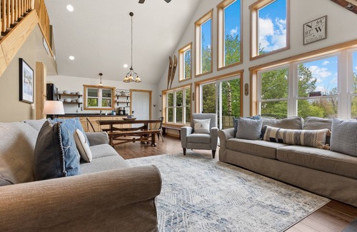 Idlewild House | Private Waterfront Cottage Relaxing Retreat