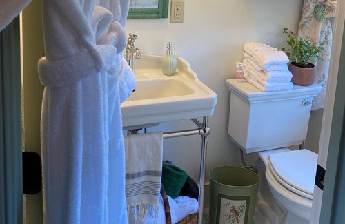 West Chester Cottage | Private West Chester Cottage close to Longwood
