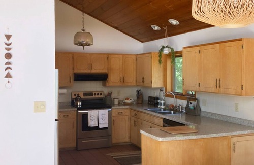Solon Springs Cabin | Private Wisconsin getaway 25 minutes from Hayward with hot tub!