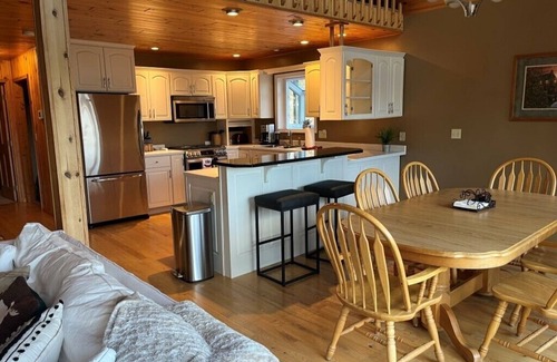 Walker House | Private Wooded Retreat on Leech Lake!